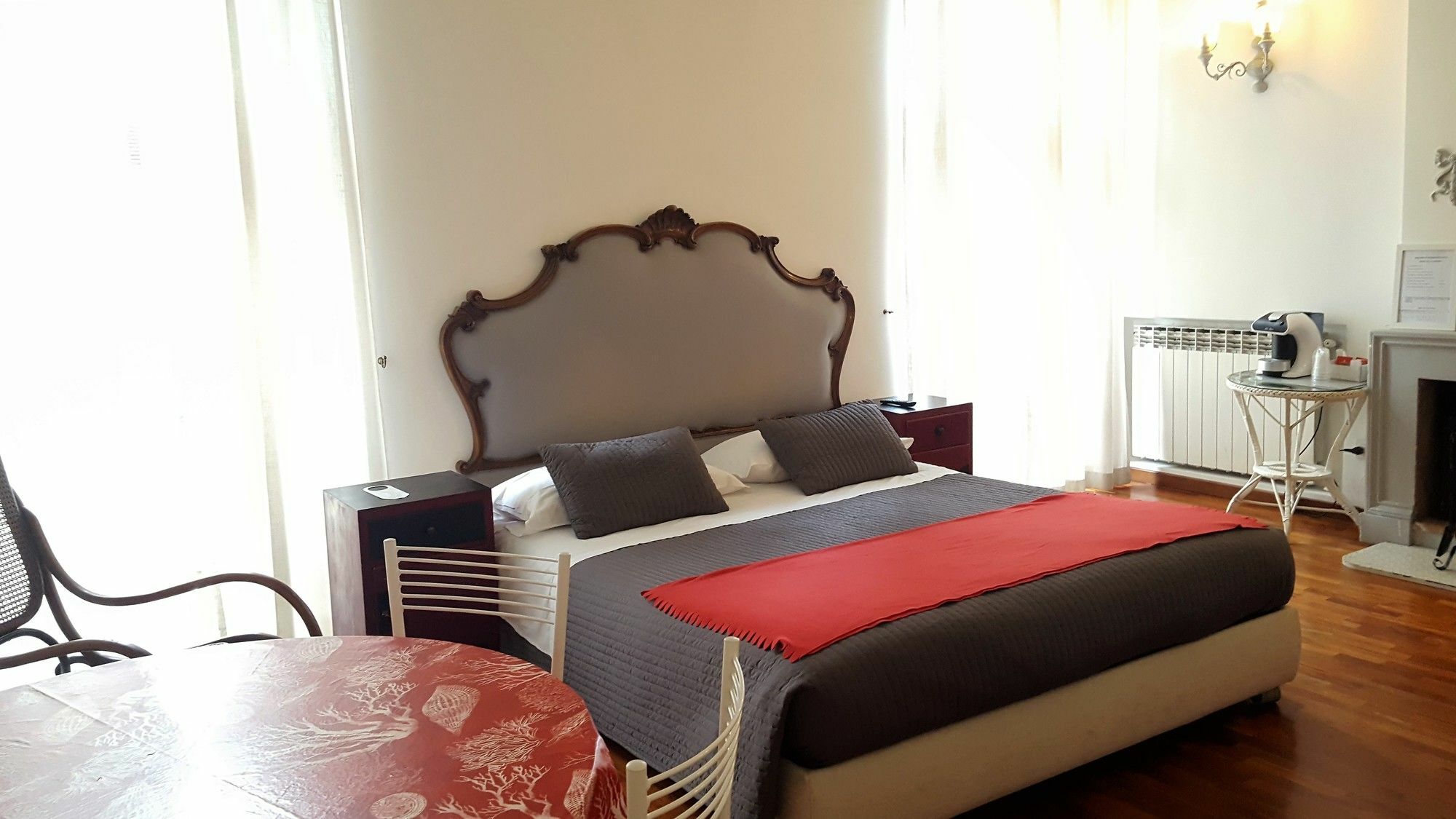 Spanish Step Apartment Rom