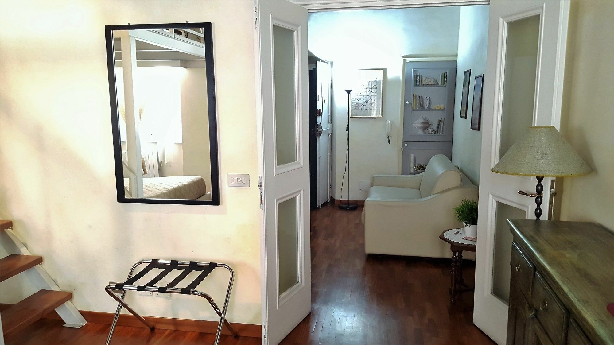 Spanish Step Apartment *