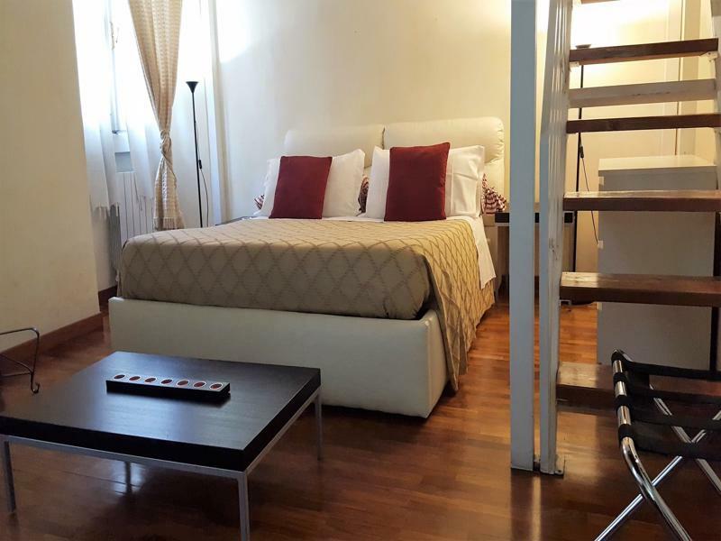 Spanish Step Apartment *